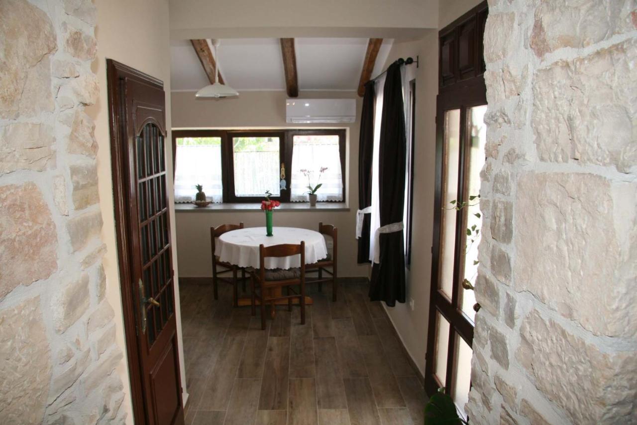 Apartments Sena Pula Exterior photo