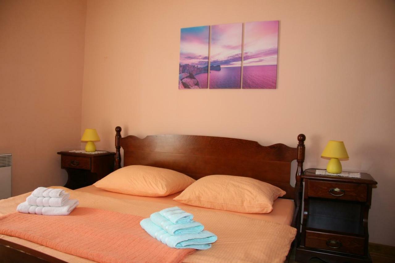 Apartments Sena Pula Exterior photo